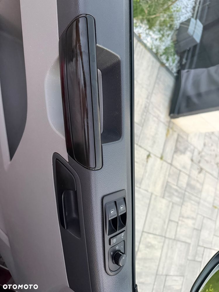 Volkswagen TRANSPORTER T5 L2H1 LIFT Długi Klima Elektryka Navi Tempomat Furgon 3os. 2xPdc Hak - 17