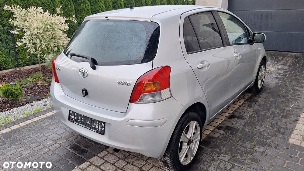 Toyota Yaris 1.33 VVT-i Executive - 5