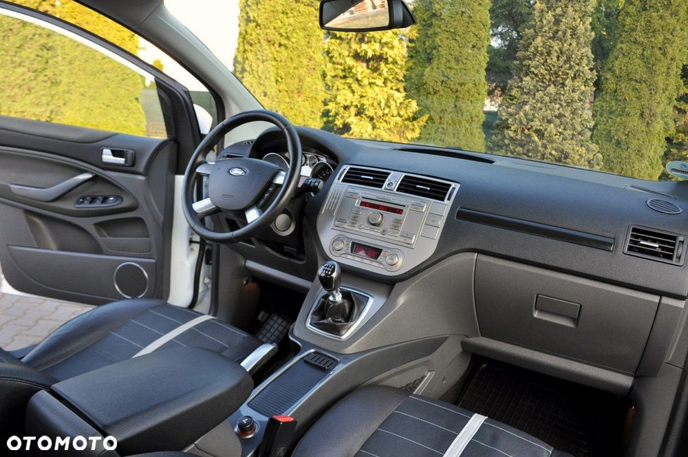 Ford Kuga - 24