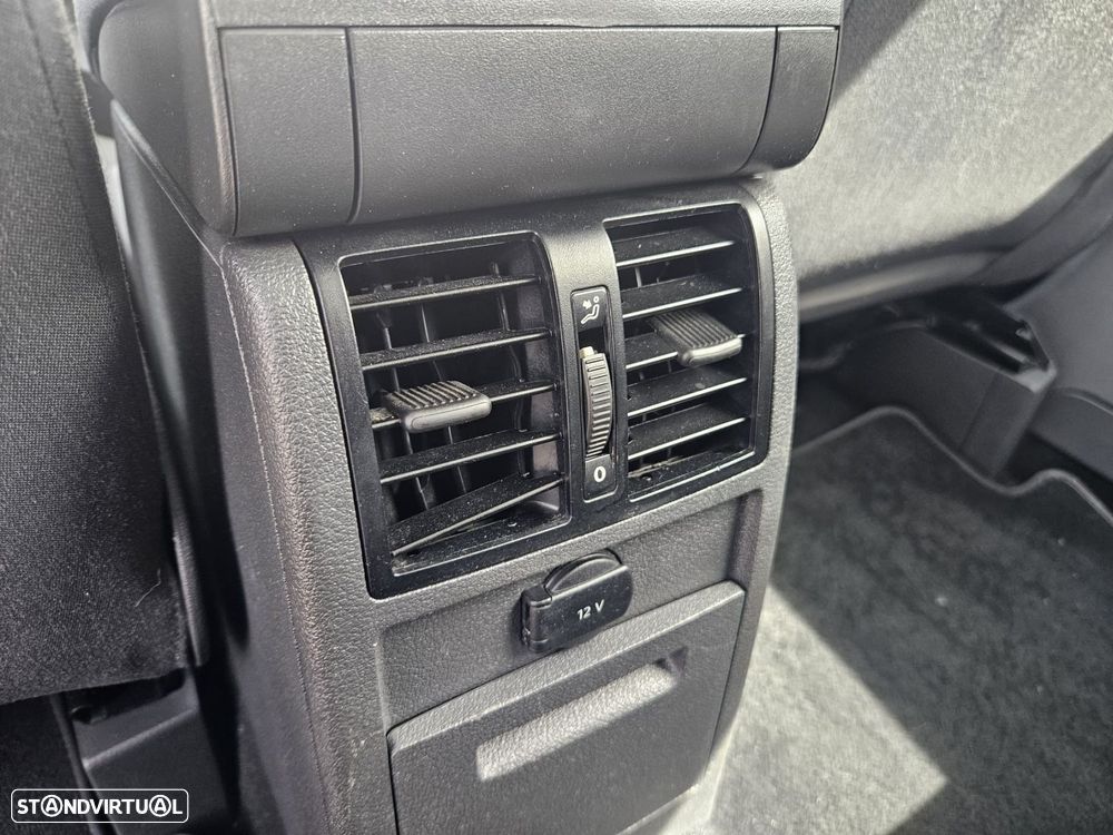 VW Touran 1.6 TDI Blue.Trendline 7L - 43