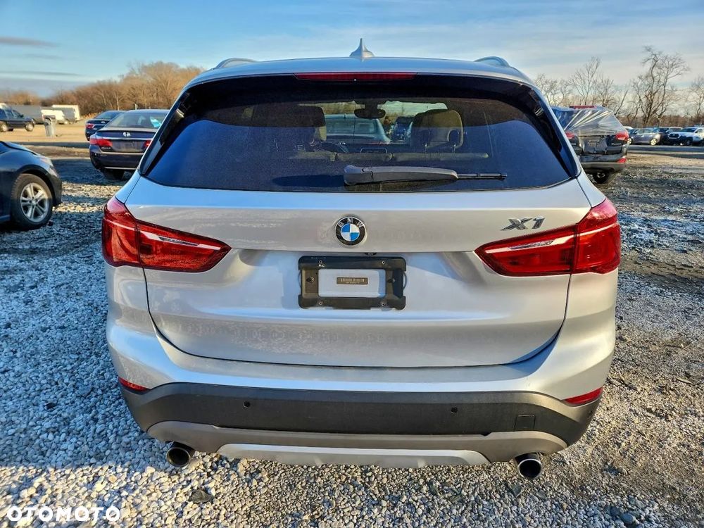BMW X1 xDrive25i Sport Line - 6