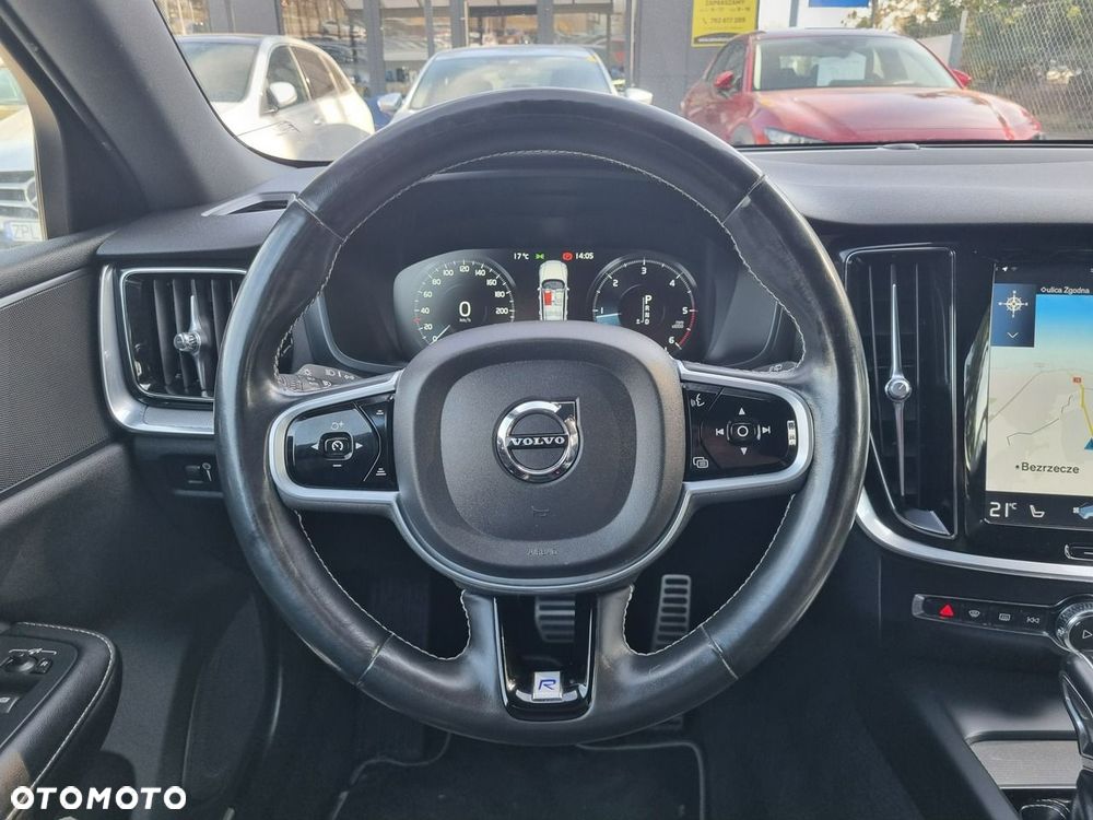 Volvo V60 D4 Geartronic R-Design - 20