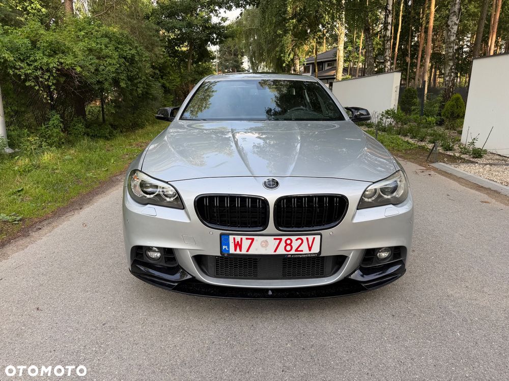 BMW Seria 5 550i - 4