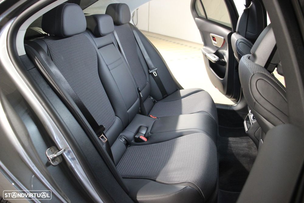 Mercedes-Benz C 300 de Avantgarde - 13