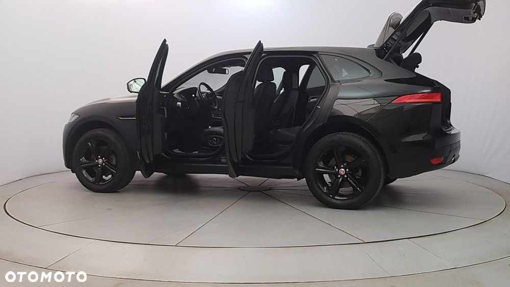 Jaguar F-Pace - 11