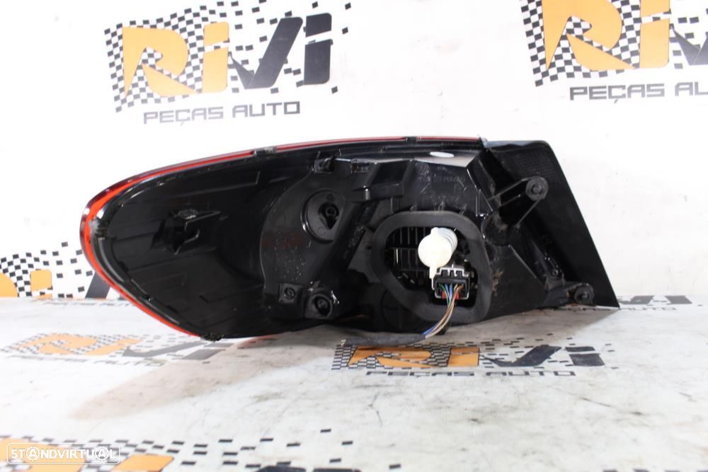 Farolim Direito Volkswagen Cc (358)  3C8945208t / 81170201 / Chassi Pa - 5