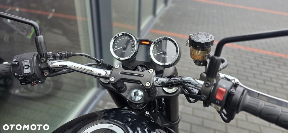 Kawasaki Z 900 RS - 17