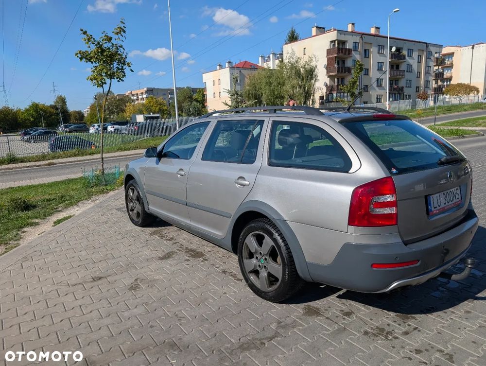 Skoda Octavia Scout 2.0 TDI DPF - 4
