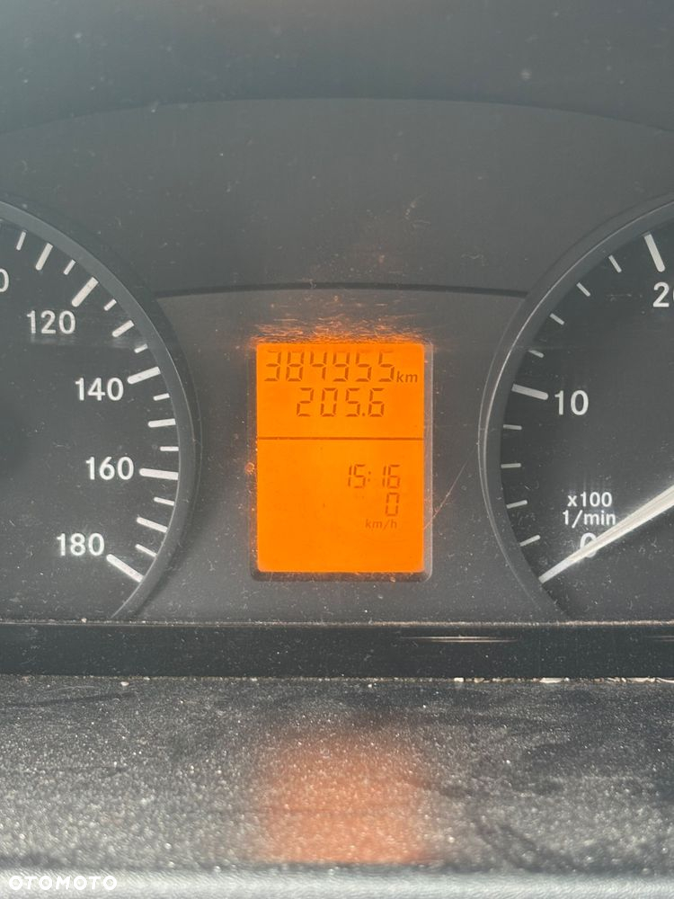 Mercedes-Benz Sprinter - 9
