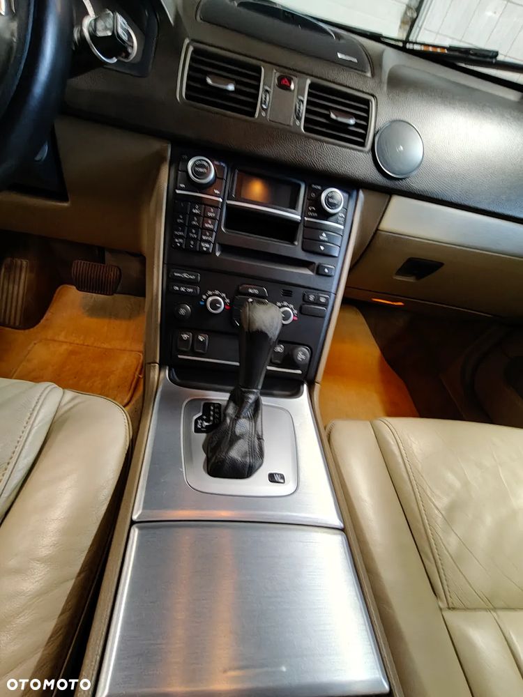 Volvo XC 90 D5 AWD Momentum - 10