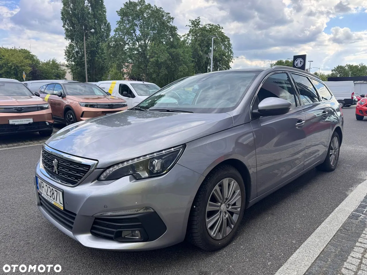 Peugeot 308 1.5 BlueHDi Allure S&S - 2