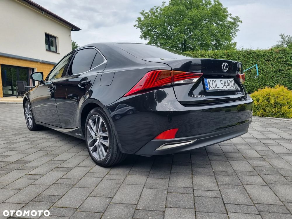 Lexus IS Business Edition - 28