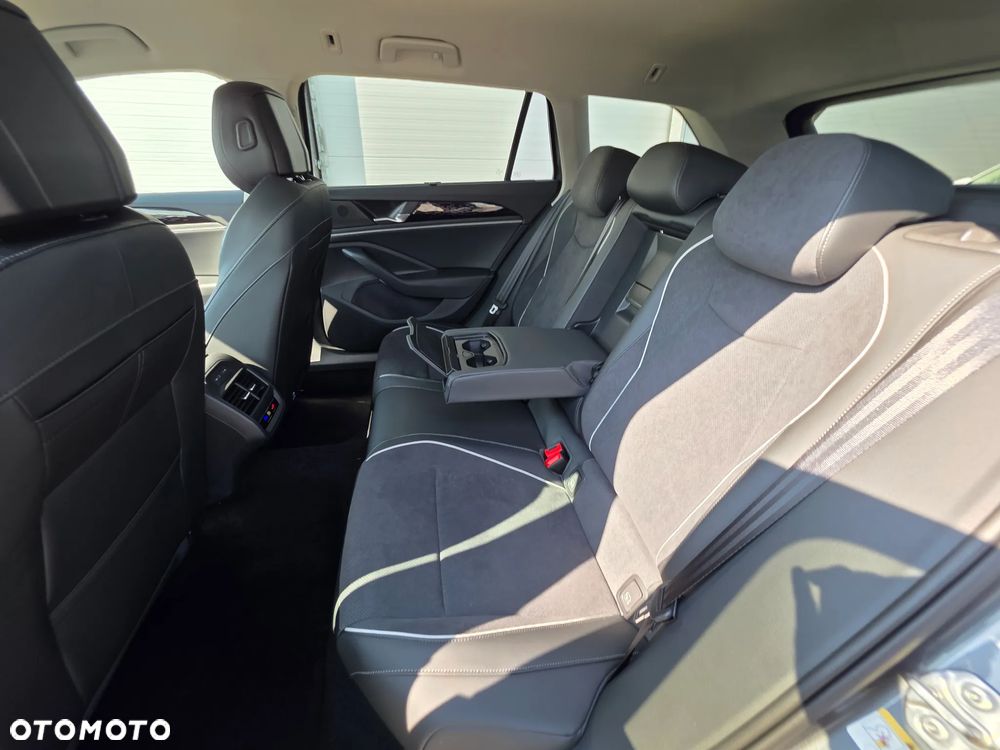 Volkswagen Passat - 21