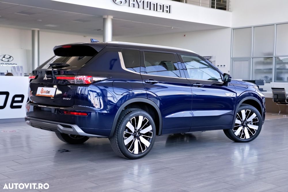 Mitsubishi Outlander - 7