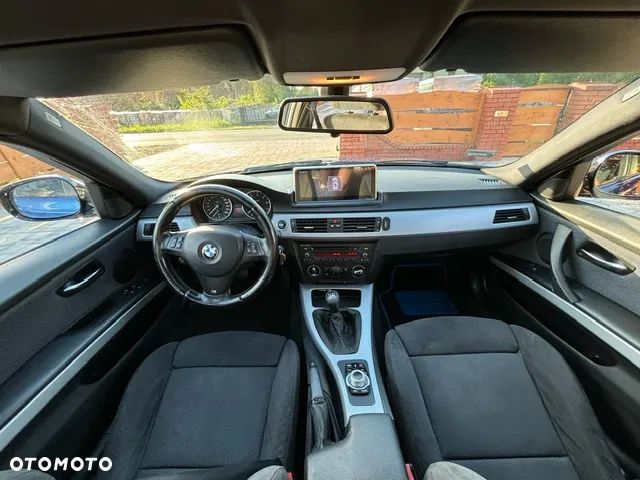 BMW Seria 3 320i - 16