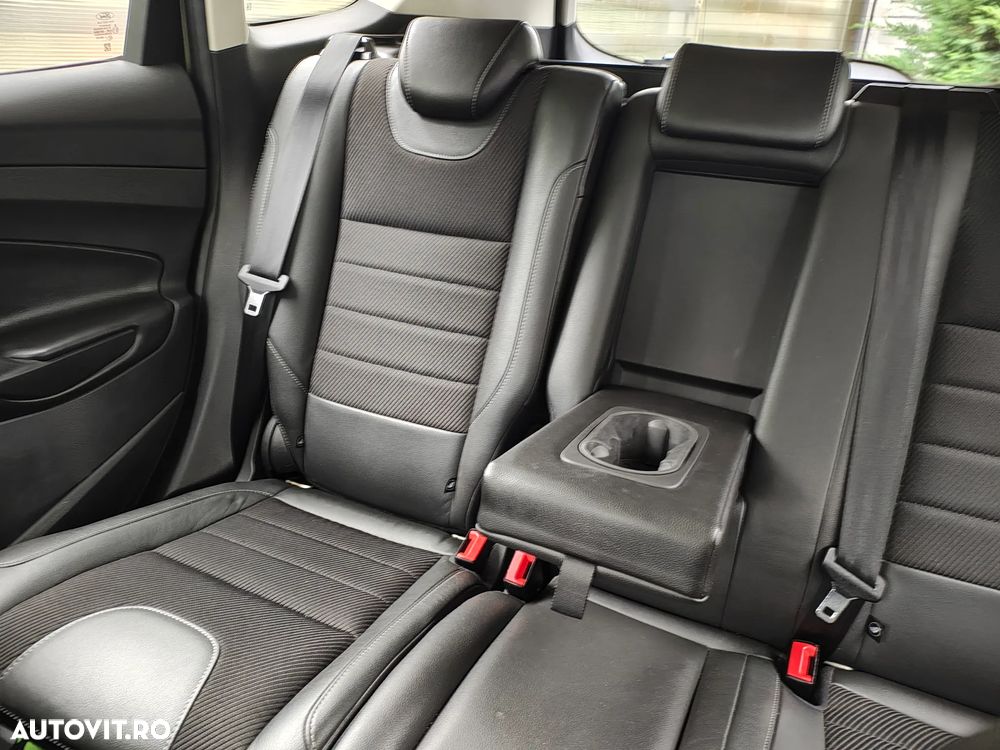 Ford Kuga 2.0 TDCi 4WD Powershift Titanium - 11