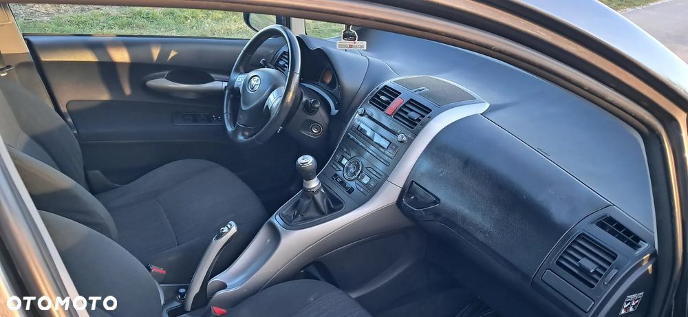 Toyota Auris 1.6 Comfort - 10