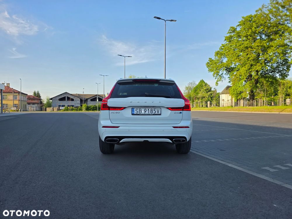 Volvo XC 60 D4 AWD R-Design - 4