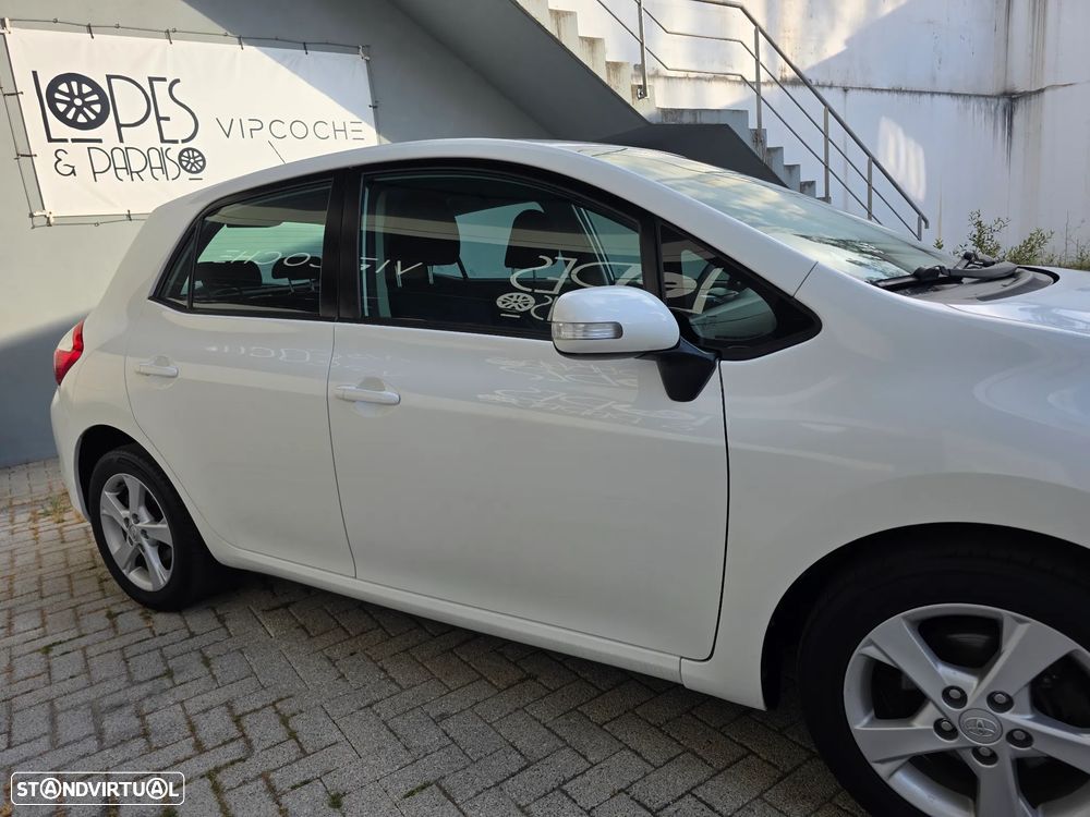 Toyota Auris 1.33 VVT-i Exclusive - 27