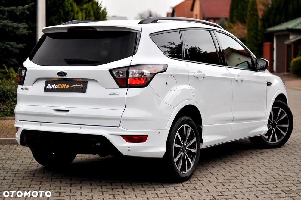 Ford Kuga 1.5 EcoBoost 2x4 ST-Line - 4
