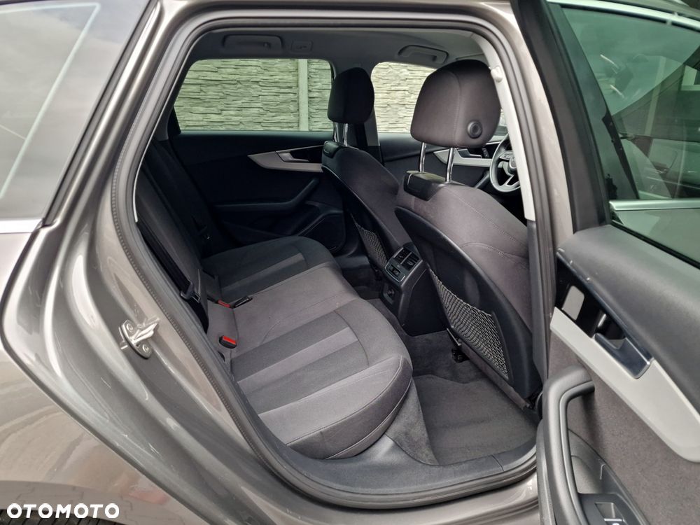 Audi A4 Avant 35 TFSI S tronic - 26