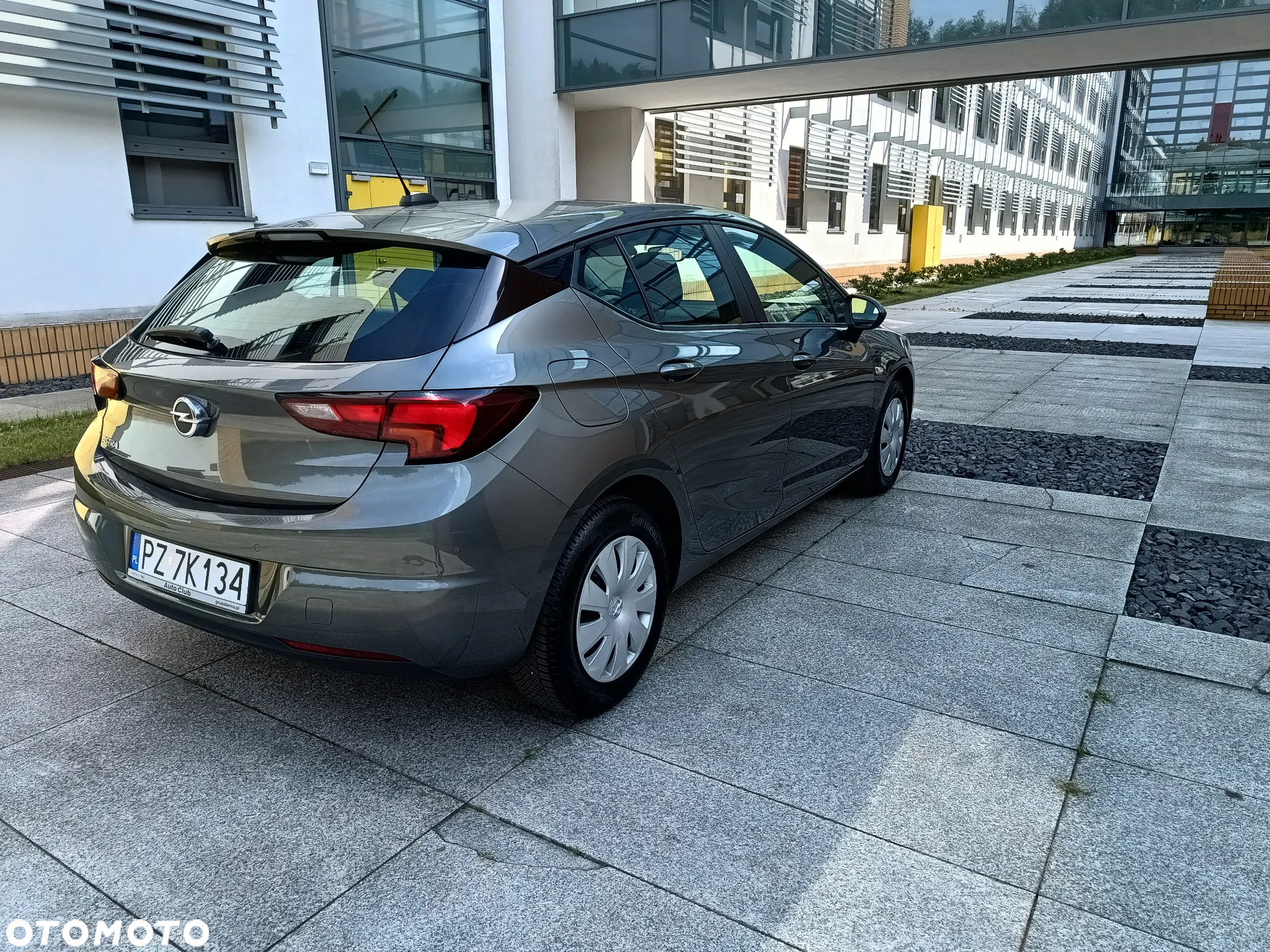 Opel Astra V 1.4 T Dynamic - 4