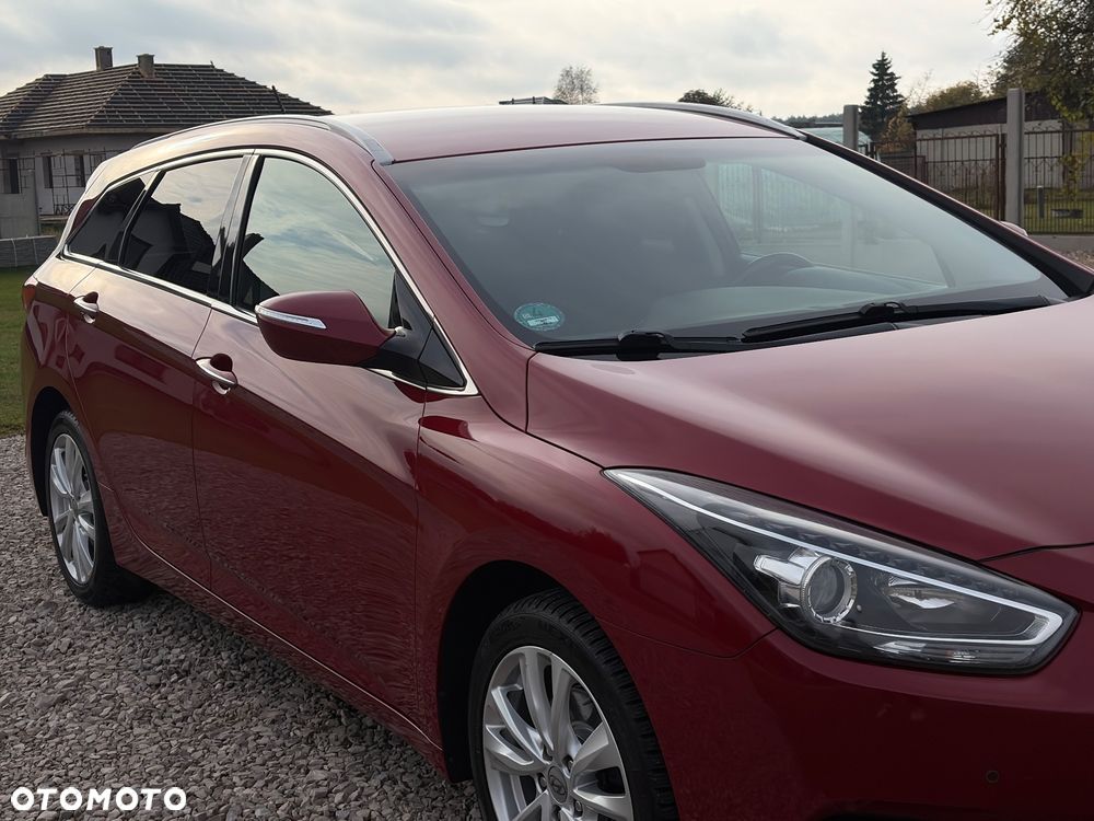 Hyundai i40 Kombi blue 1.6 Family - 11