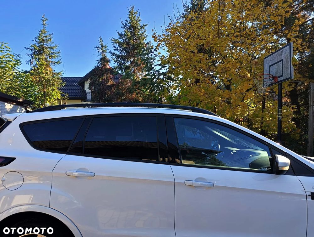 Ford Kuga 2.0 TDCi 2x4 Titanium - 21