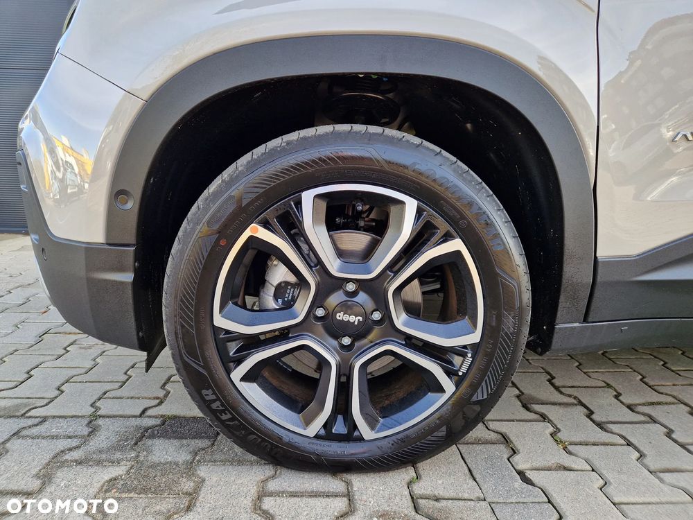 Jeep Avenger 54kWh Summit - 33