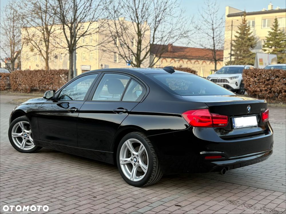BMW Seria 3 318i - 4
