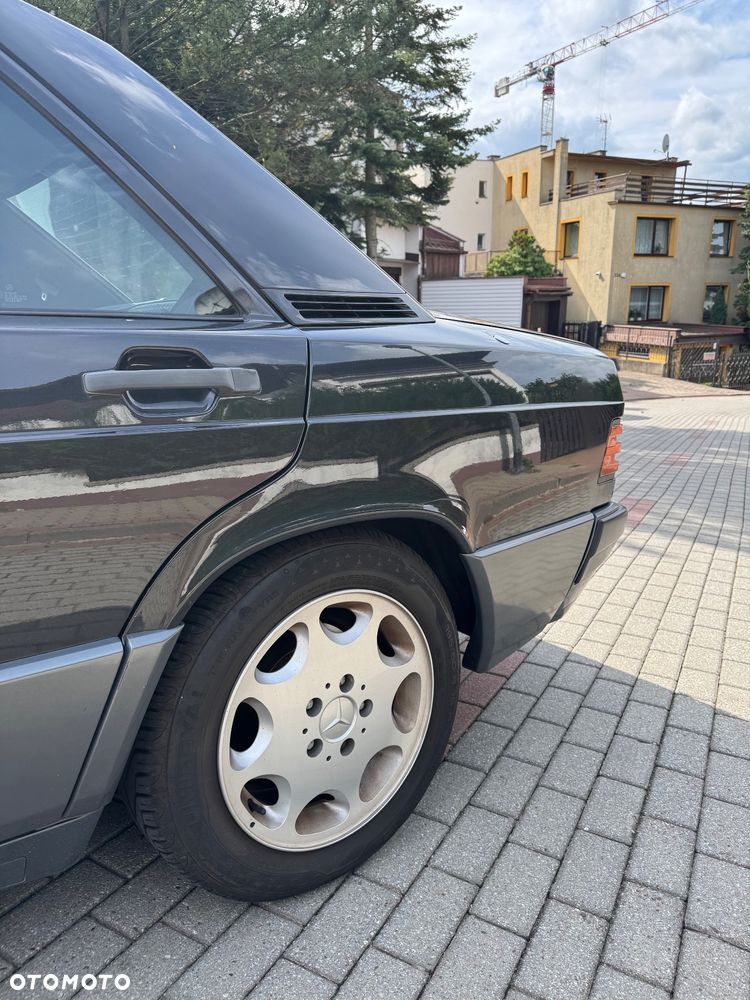 Mercedes-Benz W201 (190) - 15