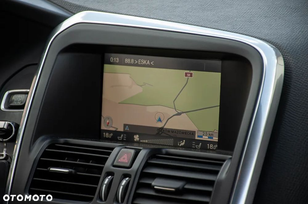 Volvo XC 60 D5 AWD Geartronic Momentum - 8