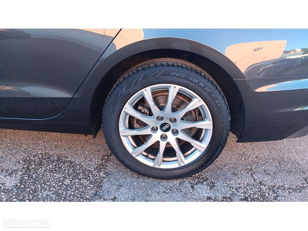 Audi A4 40 TDI S tronic - 23