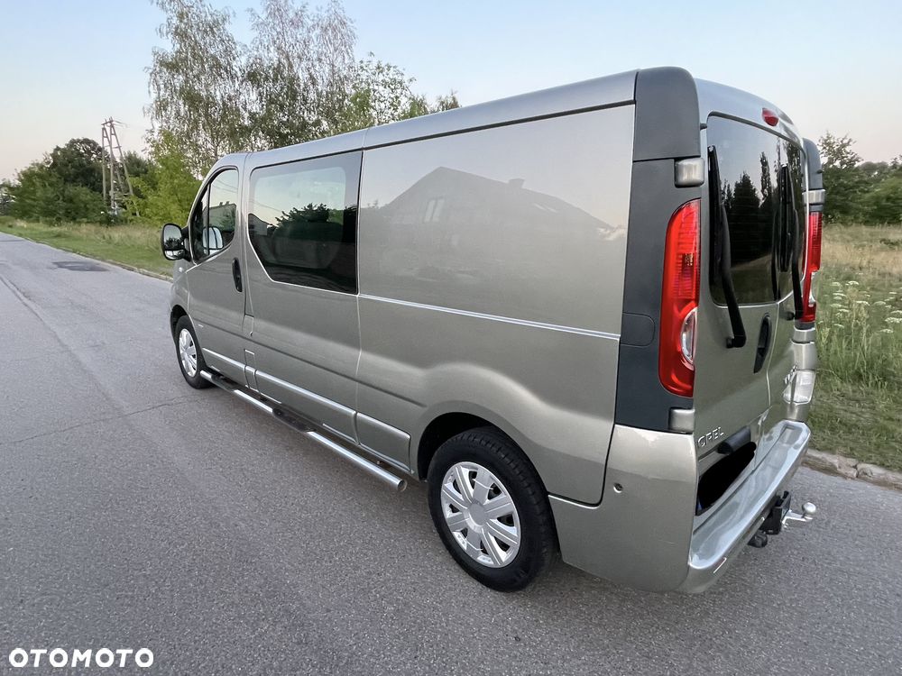Opel Vivaro - 8