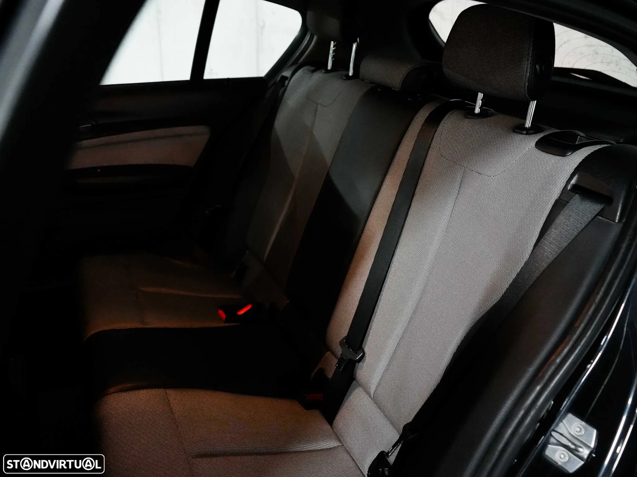 BMW 116 d EDynamics Line Urban - 33
