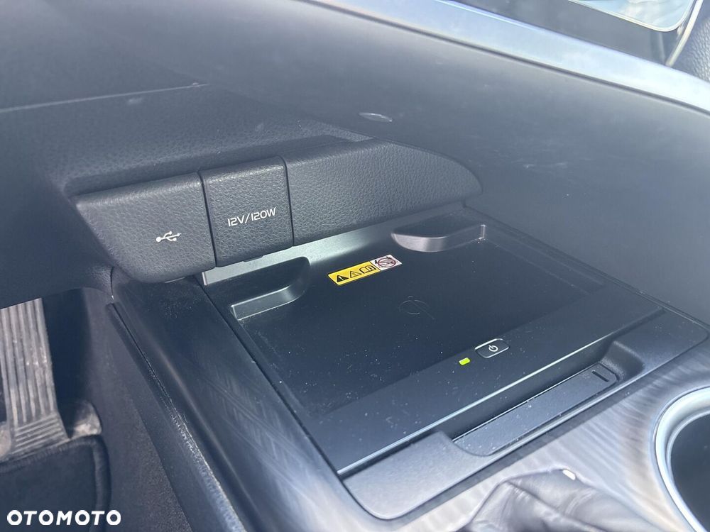 Toyota Camry 2.5 Hybrid Executive CVT - 20