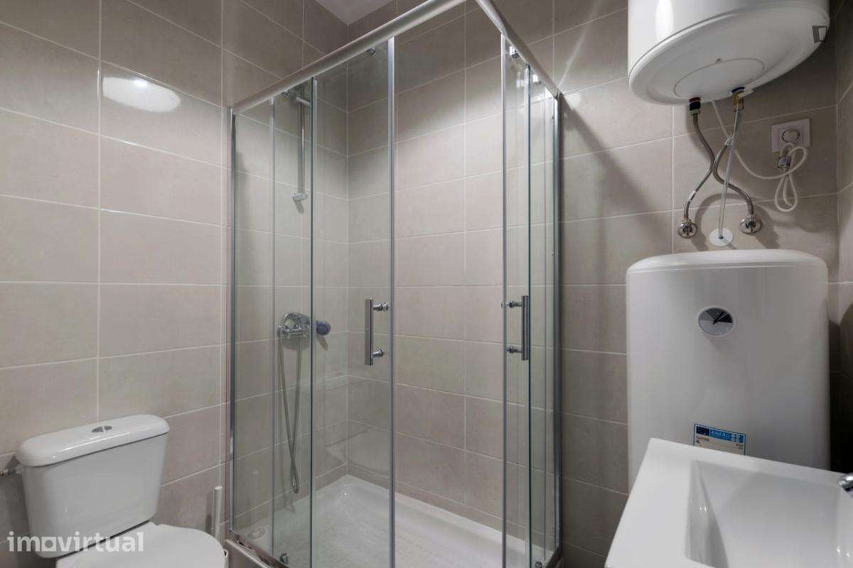 Quarto - localizado em Amadora Lisbon - Grande imagem: 3/15