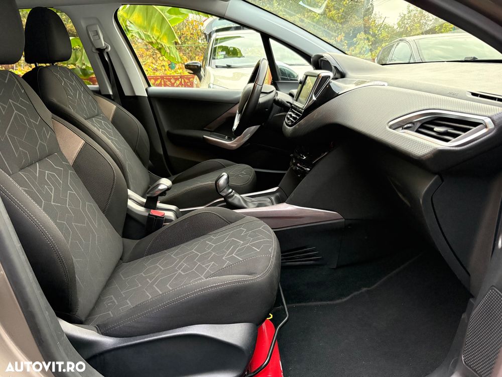 Peugeot 2008 1.2 VTi Active - 32