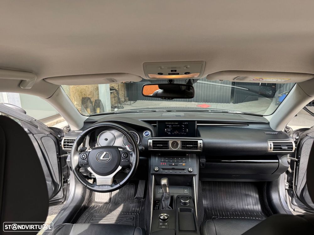 Lexus IS 300H Executive+ - 8