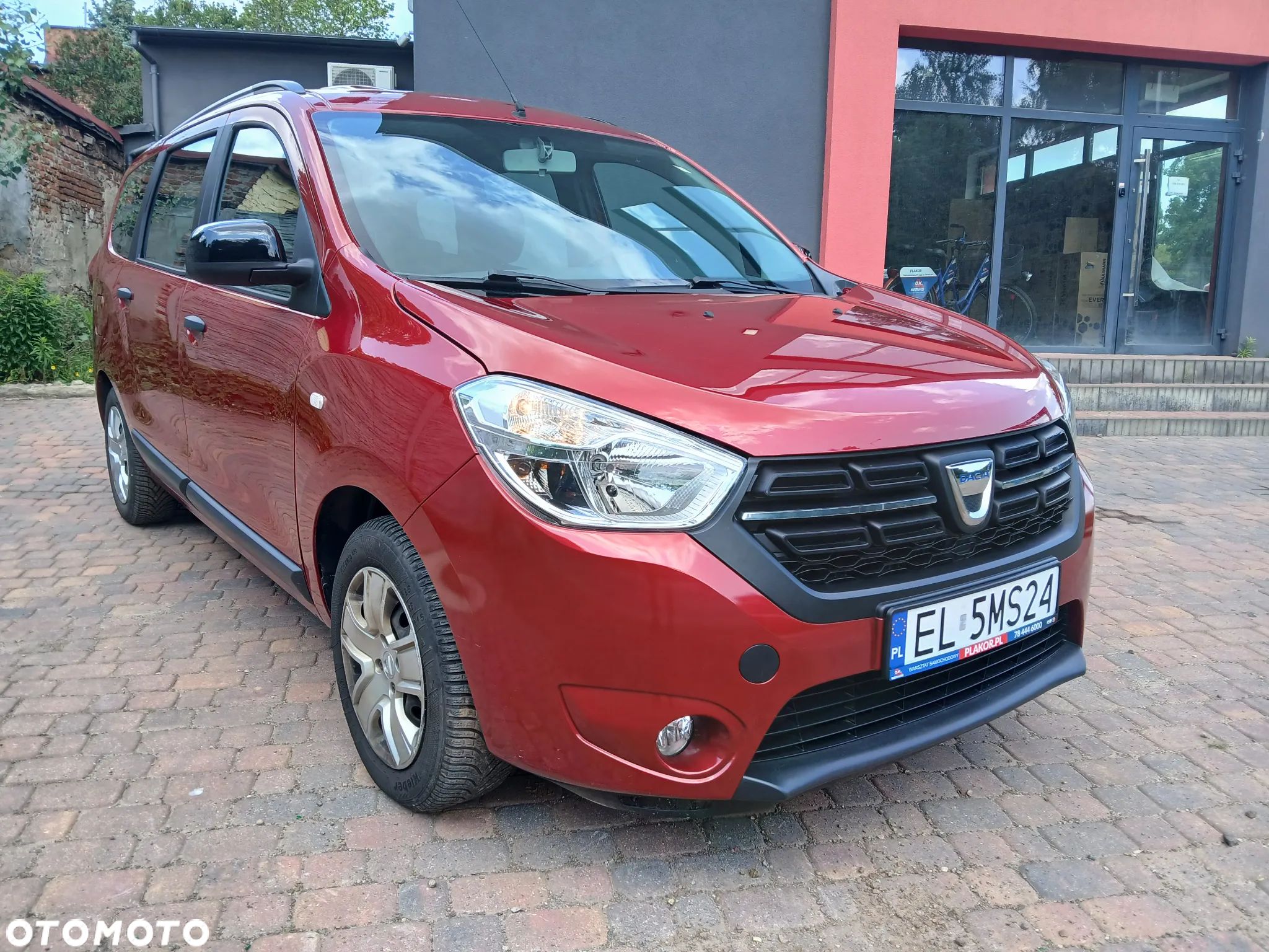 Dacia Lodgy TCe 100 GPF Comfort - 1