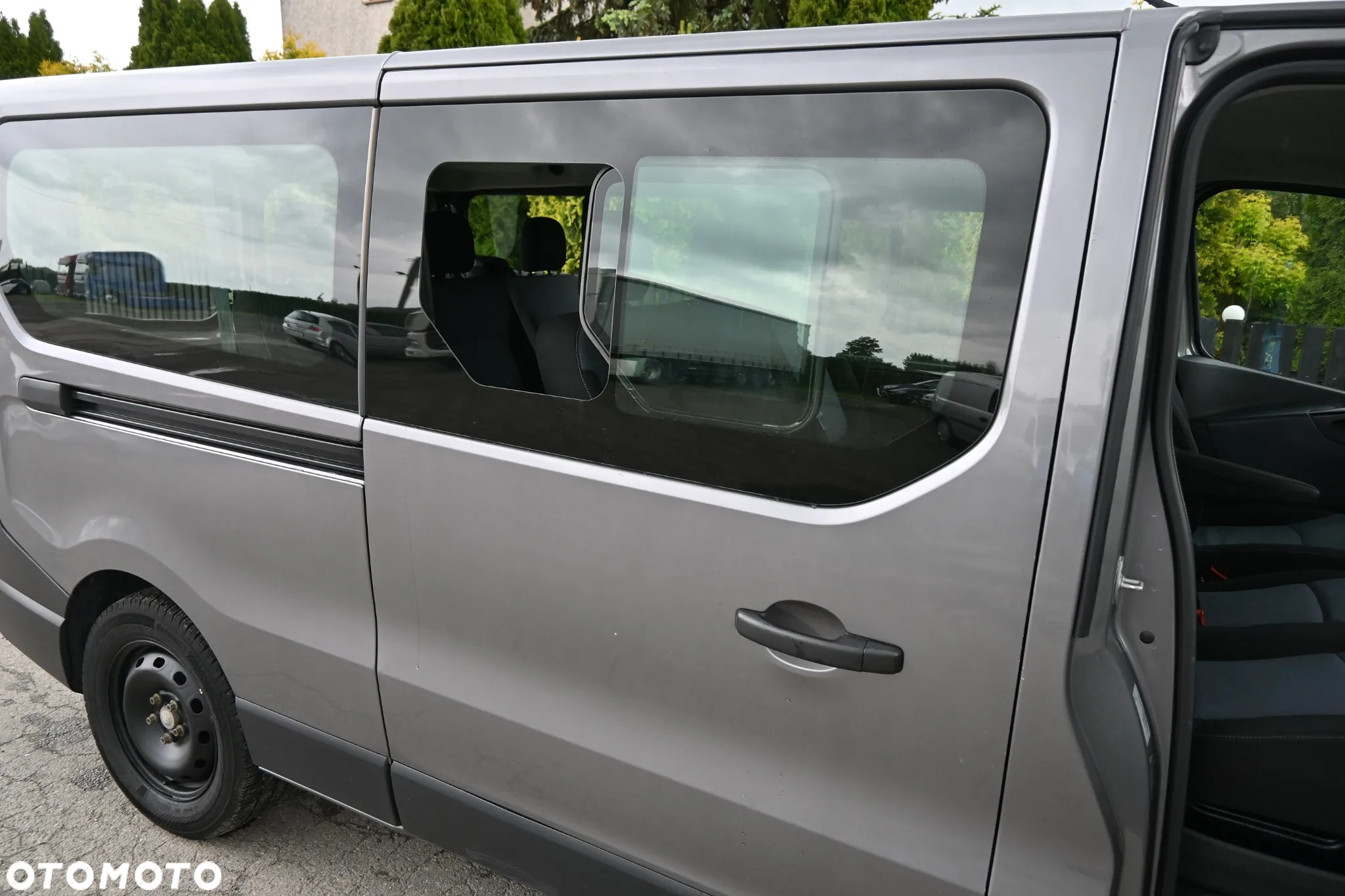 Opel Vivaro L2H1 2,9t Edition - 27