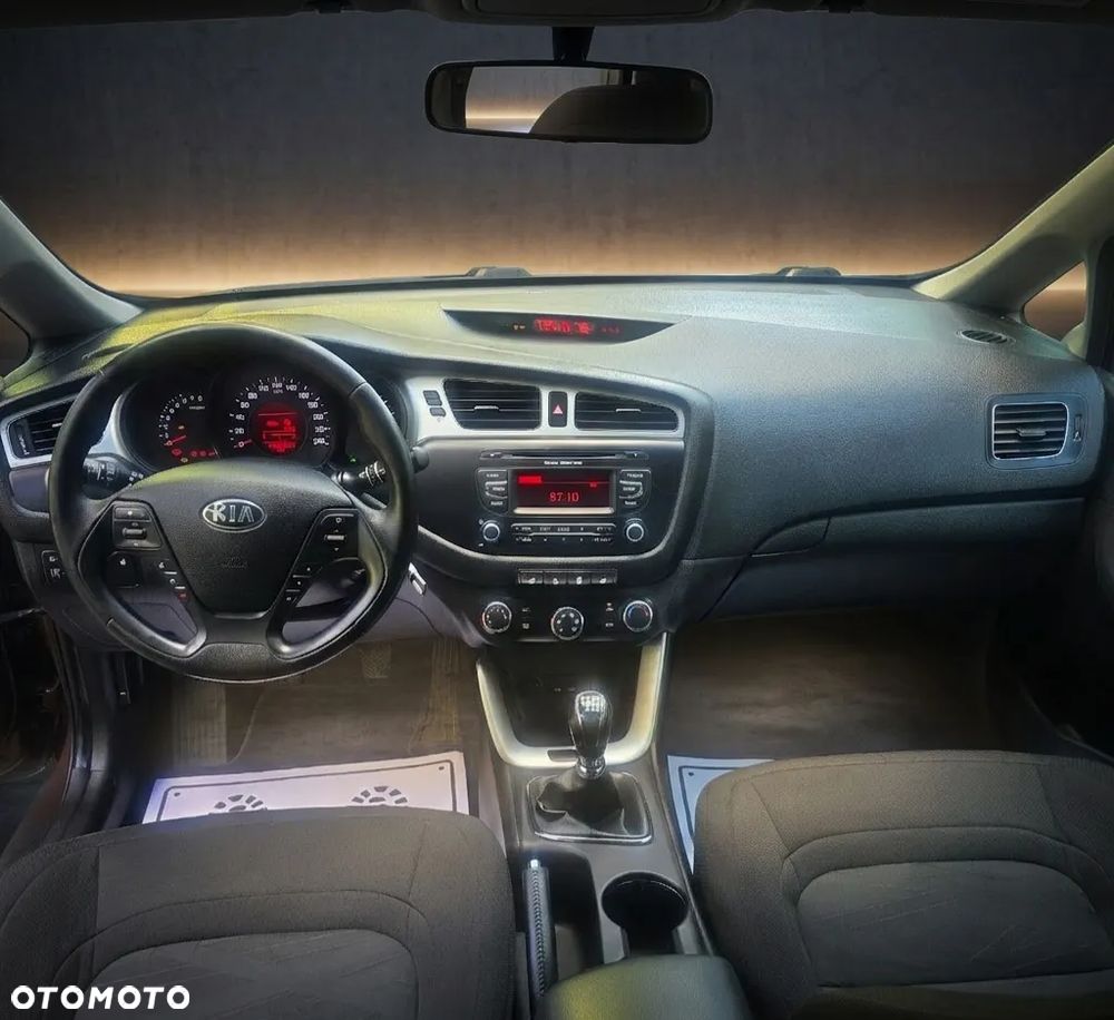 Kia Ceed 1.4 CVVT Dream Team Edition - 4