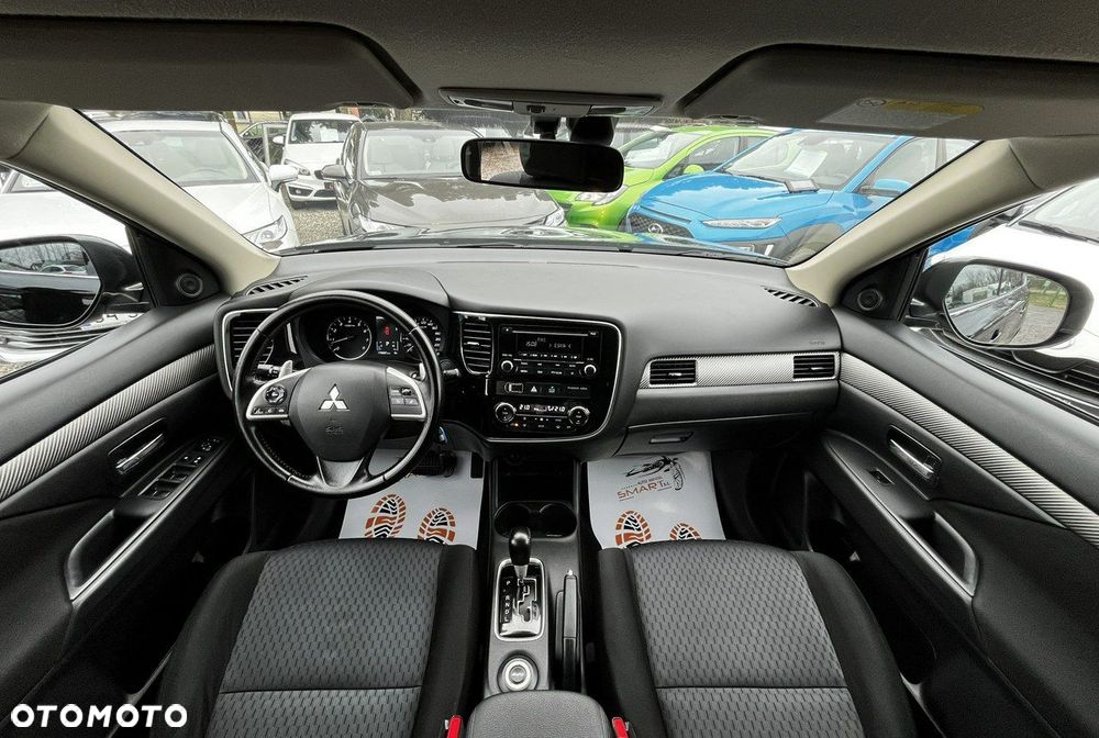 Mitsubishi Outlander 2.0 Instyle + 4WD CVT - 15