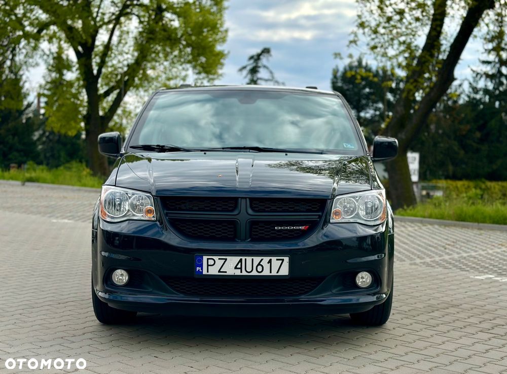 Dodge Grand Caravan - 12
