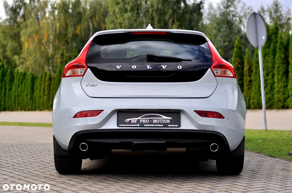 Volvo V40 D3 Inscription - 14