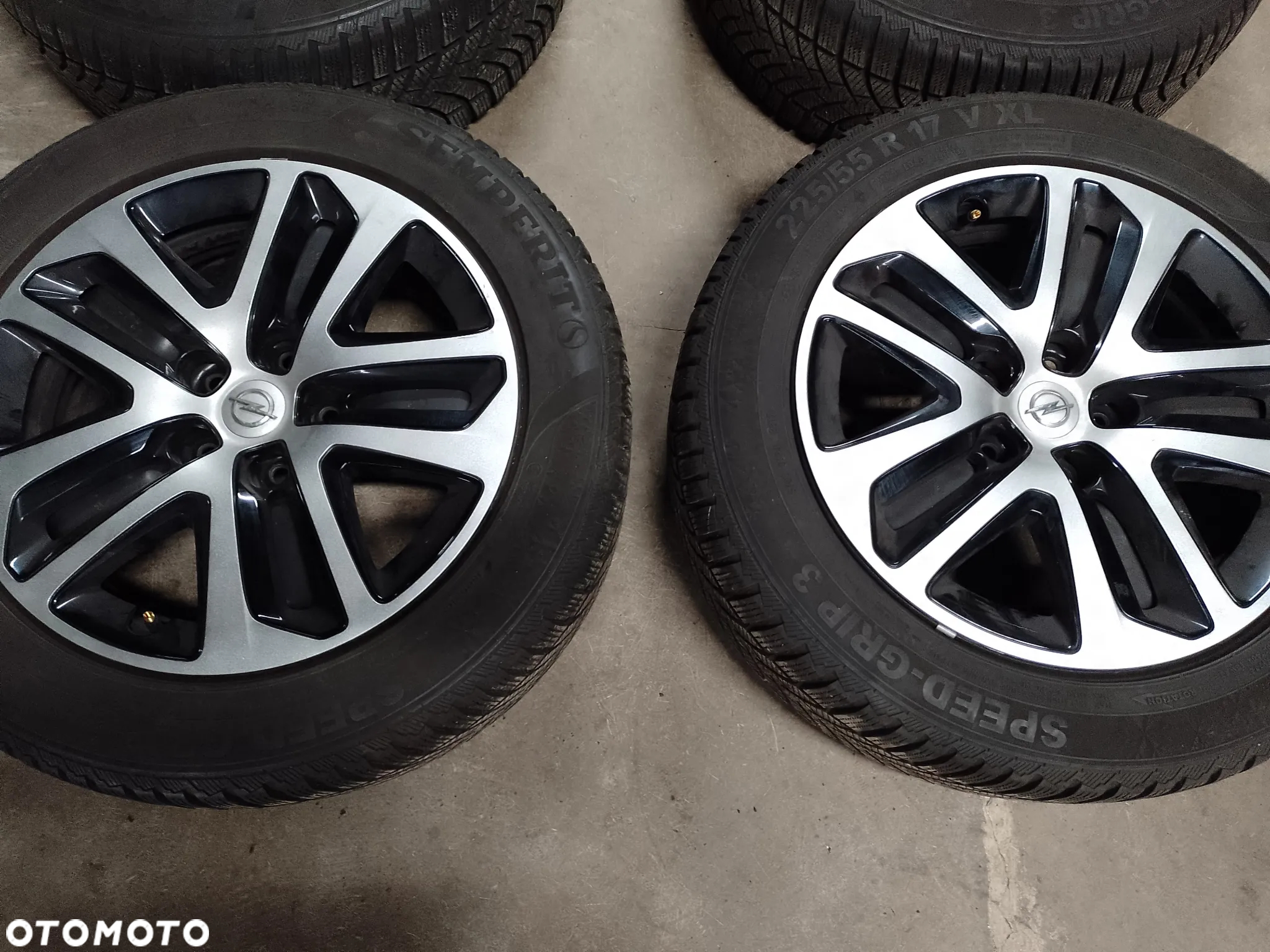 Felgi stalowe 17" Opel strukturalne z kołpakami 5x115 et44 - 2