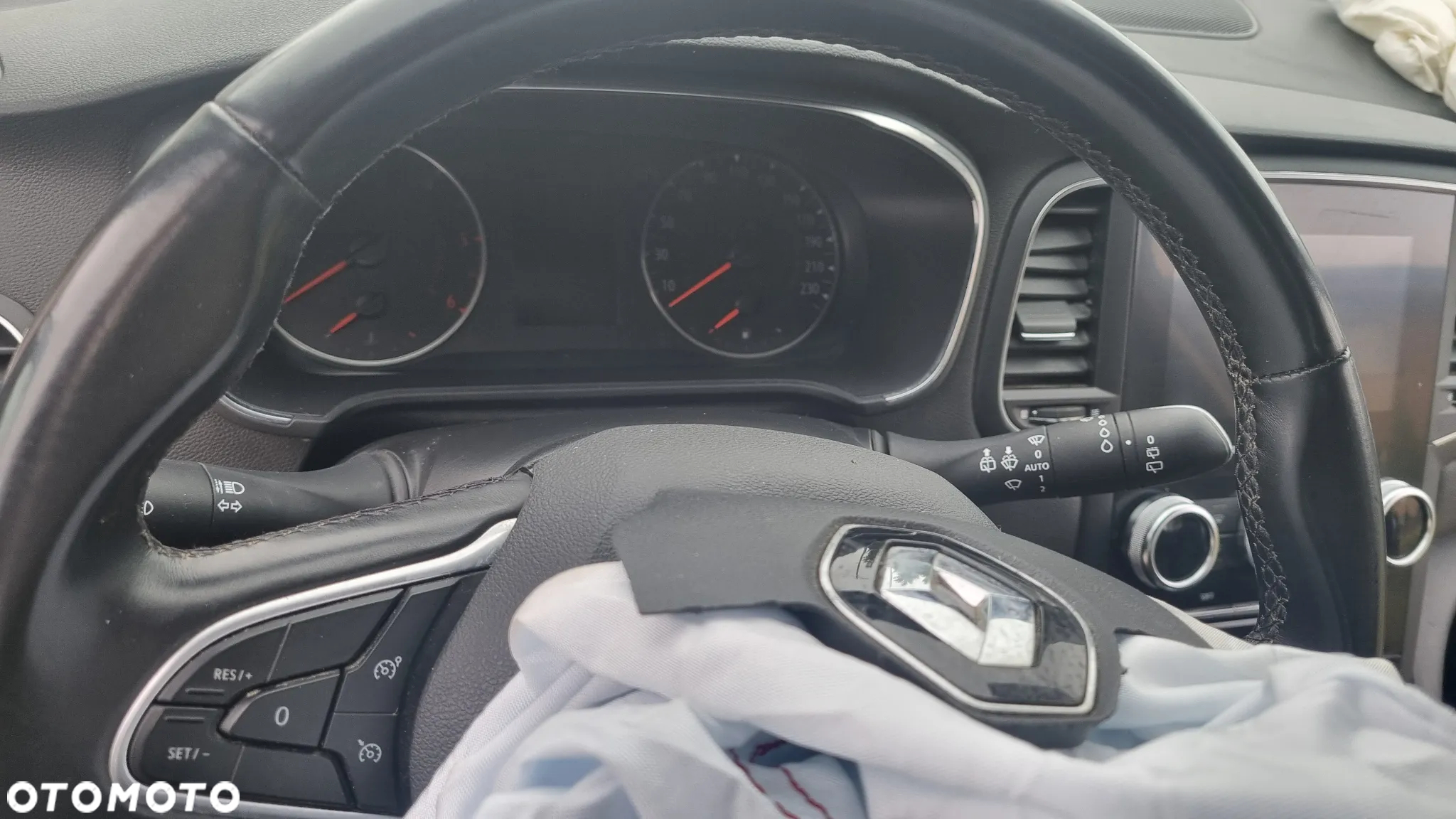 Renault Megane 1.5 Blue dCi Business - 26