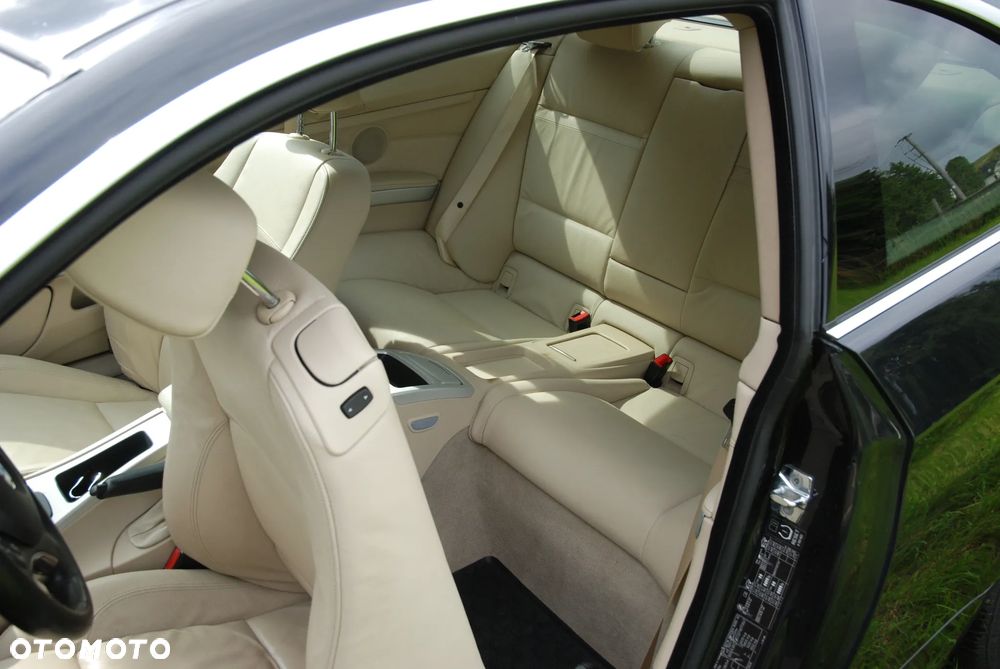 BMW Seria 3 325xi - 17