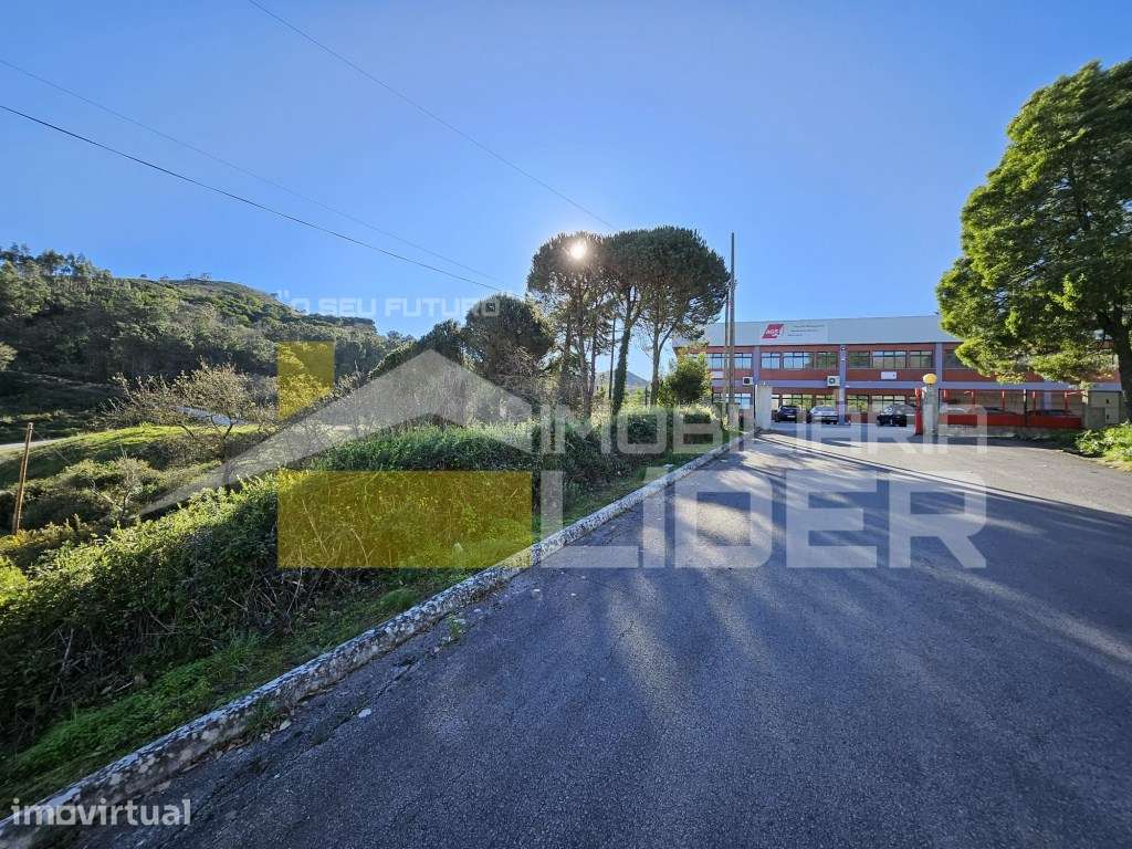 Terreno Rústico de 31580m2 com confrontações com a empresa AGS Malv... - Grande imagem: 2/18