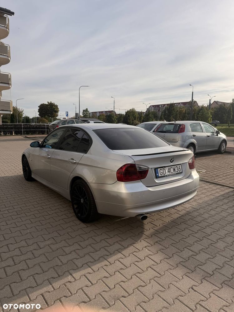 BMW Seria 3 320i - 4